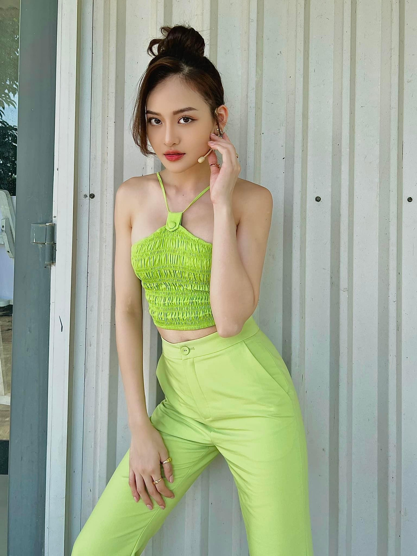 Thùy Anh trở lại truyền hình, ngày càng nhuận sắc. Thùy Anh trở lại truyền hình, ngày càng nhuận sắc.