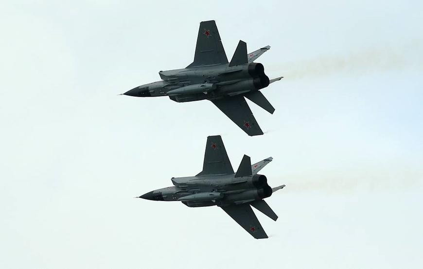 Máy bay chiến đấu MiG-31K mang tên lửa siêu thanh Kh-47M Kinzhal. Ảnh: TASS Máy bay chiến đấu MiG-31K mang tên lửa siêu thanh Kh-47M Kinzhal. Ảnh: TASS