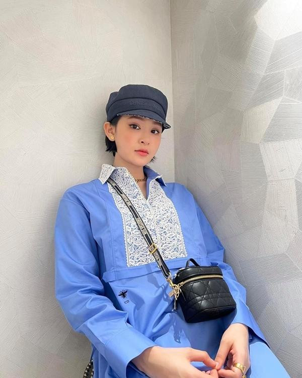 Khoảng thời điểm làm việc tại phòng trà ở TP.HCM, Hiền Hồ tiết lộ cô nhận cát – xê 150.000 đồng khi hát cả chục bài/ đêm. Tay trắng kiếm tiền trang trải nơi đất khách, giọng ca năm 1997 gan lì tiếp tục theo đuổi đam mê.