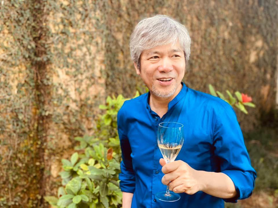 Trên trang cá nhân, Diva Thanh Lam đăng hình bạn trai nhân ngày sinh nhật cùng dòng trạng thái: "Chúc mừng sinh nhật anh. 60 năm cuộc đời xá chi bạn nhỉ... Bản lĩnh, kiên cường, dũng mãnh, vững vàng...".