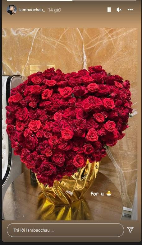 Lâm Bảo Châu chuẩn bị quà cho bạn gái. Lâm Bảo Châu chuẩn bị quà cho bạn gái.