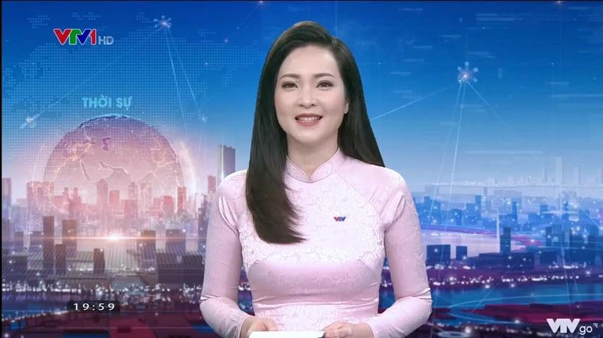 Trước khi đảm nhận chính thức vị trí BTV dẫn bản tin Thời sự 19h, nữ BTV từng là gương mặt quen thuộc trên bản tin Thời sự khung 16h, 19h, bản tin thời tiết.