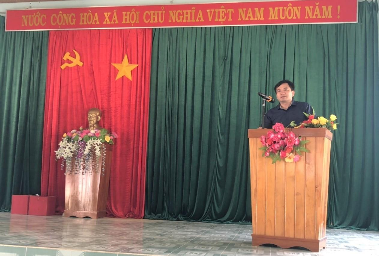 Ông Trần Tuấn Anh - Phó Vụ trưởng Vụ Tuyên truyền (Ủy ban Dân tộc) - Trưởng đoàn điều tra, khảo sát phát biểu trong buổi làm việc tại xã Đăk Nhoong, huyện Đăk GLei, tỉnh Kon Tum. Ông Trần Tuấn Anh - Phó Vụ trưởng Vụ Tuyên truyền (Ủy ban Dân tộc) - Trưởng đoàn điều tra, khảo sát phát biểu trong buổi làm việc tại xã Đăk Nhoong, huyện Đăk GLei, tỉnh Kon Tum.