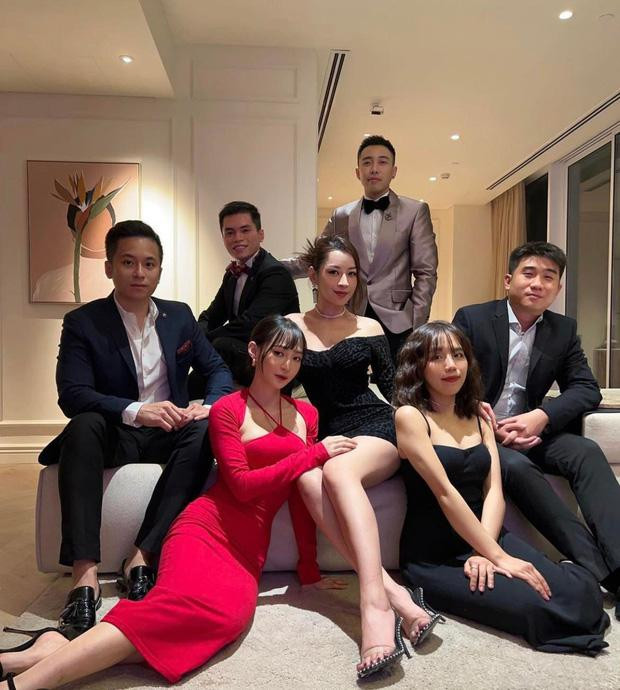 Chi Pu bất ngờ trở về Việt Nam đón Tết dương cùng bạn bè.