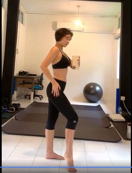 Mới đây, ca sĩ Thu Minh đăng tải đoạn clip khoe body thon gọn, không chút mỡ thừa ở tuổi 44.