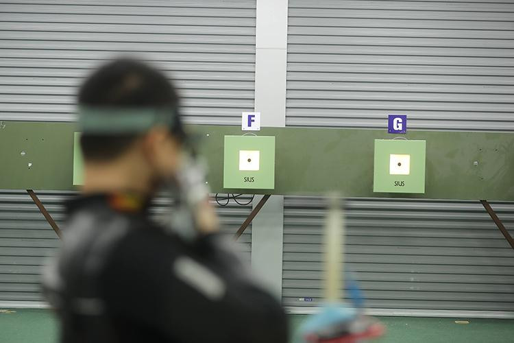 Một xạ thủ sẽ cần khoảng 20 viên đạn bắn thử và 60 viên bắn thật trong một bài tập bắn bình thường. Khi bước vào tập luyện cường độ cao có thể gấp từ 3 - 4 lần .