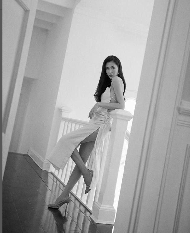 Trên trang cá nhân, Tăng Thanh Hà khoe ảnh sexy đầy mê hoặc viết: "Chúc phụ nữ chúng ta lúc nào cũng yêu đời, xinh đẹp, độc lập, tự tin và hạnh phúc nhé!".