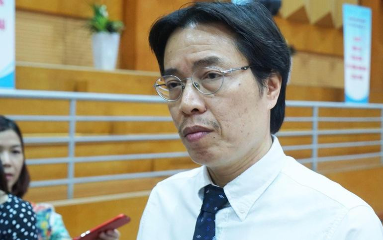 Ông Đặng Hoa Nam, Cục trưởng, Cục Trẻ em, đơn vị quản lý Tổng đài điện thoại quốc gia về bảo vệ trẻ em (số 111). Ông Đặng Hoa Nam, Cục trưởng, Cục Trẻ em, đơn vị quản lý Tổng đài điện thoại quốc gia về bảo vệ trẻ em (số 111).