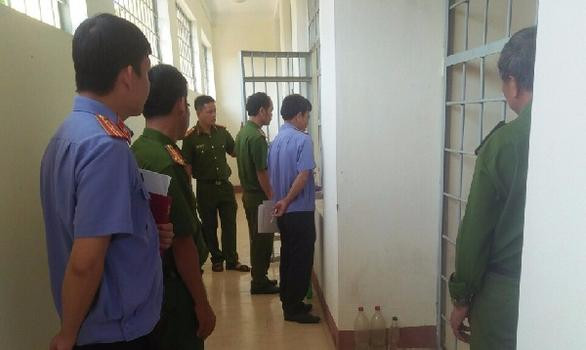 VKSND huyện Vân Canh kiểm tra Nhà tạm giữ Công an huyện Vân Canh - Ảnh: Viện KSND Vân Canh