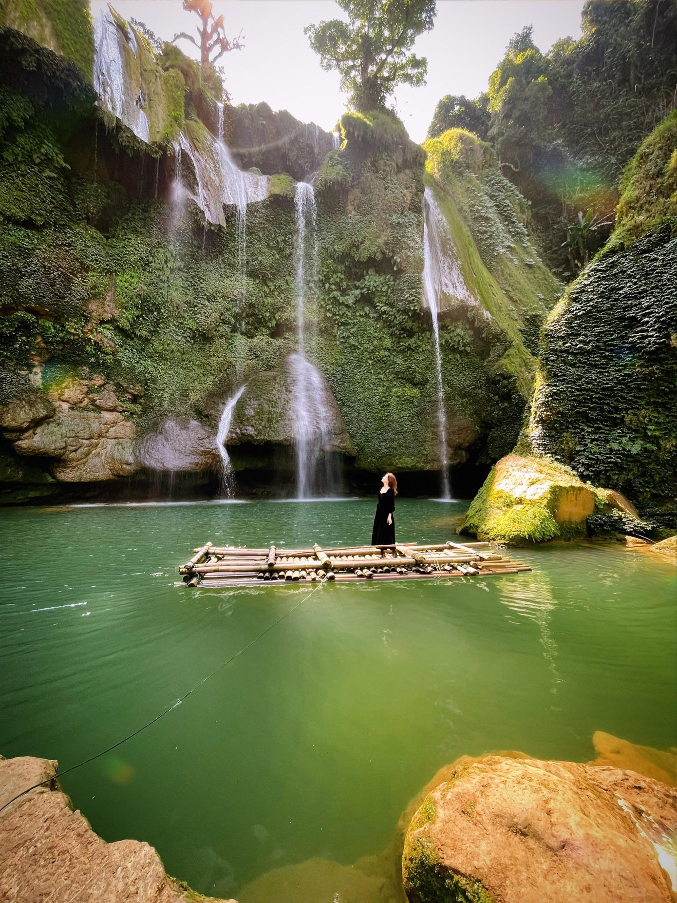 Bộ ảnh của nữ ca sĩ thu hút hơn 300.000 lượt yêu thích từ cư dân mạng, nhiều bình luận dành lời khen, gửi lời chúc mong cô mãi vui vẻ, hạnh phúc.