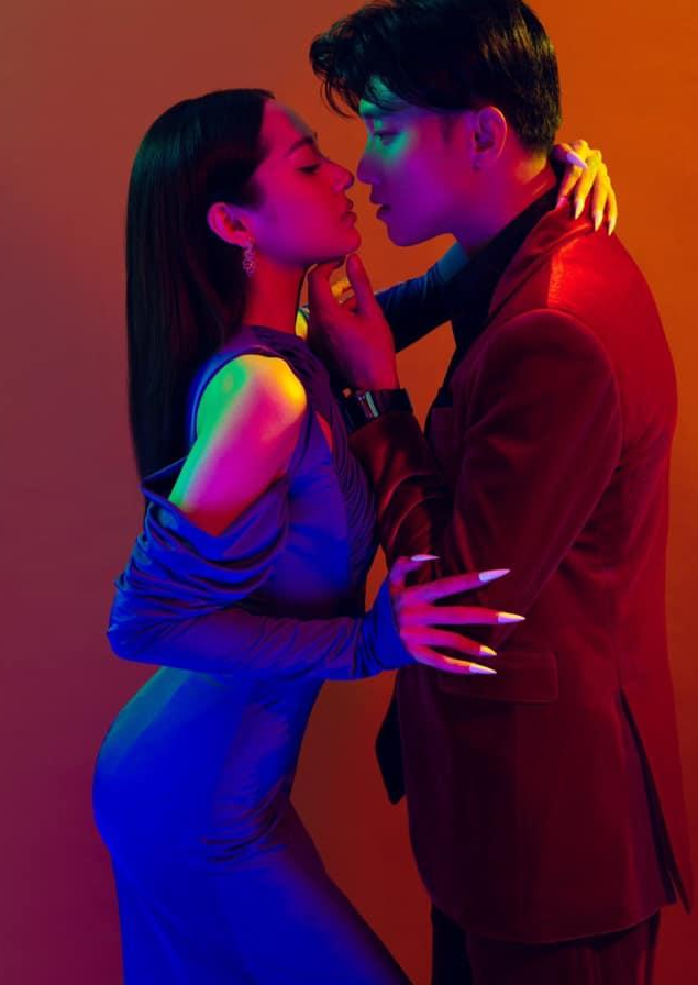 Bởi từng dính tin đồn tình cảm, bộ phim có sự xuất hiện của cả hai càng gây tò mò cho khán giả.