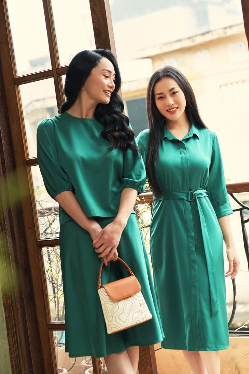 Trên trang cá nhân, diễn viên Quách Thu Phương chia sẻ bộ ảnh dịu dàng bên &quot;nàng dâu&quot; Phương Oanh.