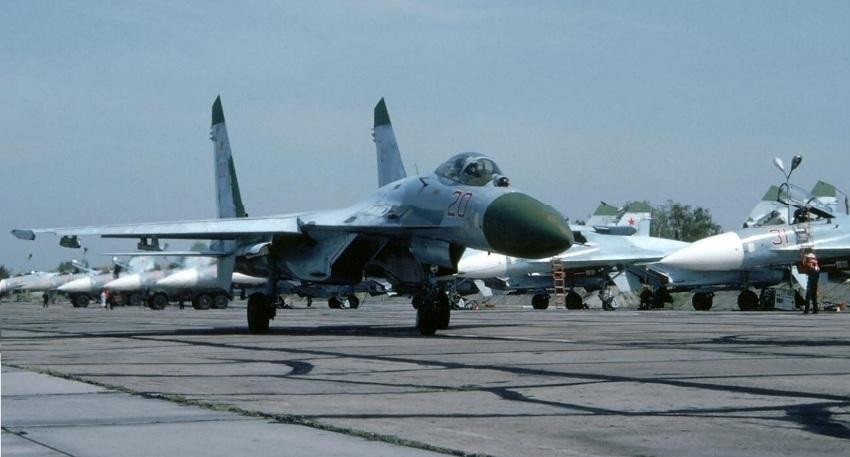 Máy bay tiêm kích siêu thanh hạng nặng Su-27. Ảnh: Rob Schleiffert (CC BY-SA 2.0). Máy bay tiêm kích siêu thanh hạng nặng Su-27. Ảnh: Rob Schleiffert (CC BY-SA 2.0).