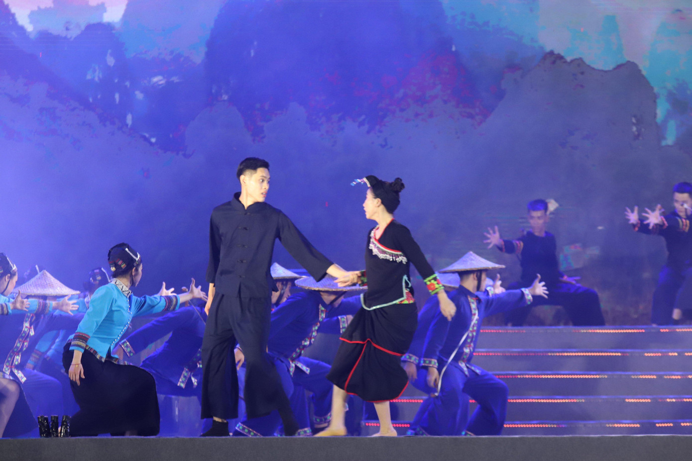 Chương trình nghệ thuật phiên chợ tình ca