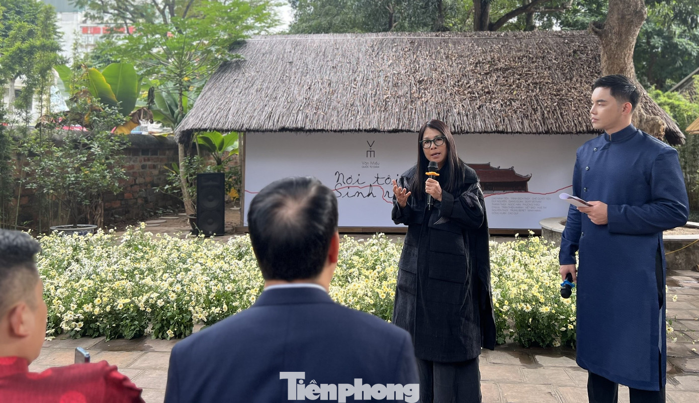 Nhà thiết kế Minh Hạnh trăn trở về chuyện áo dài chưa trở thành di sản. Nhà thiết kế Minh Hạnh trăn trở về chuyện áo dài chưa trở thành di sản.