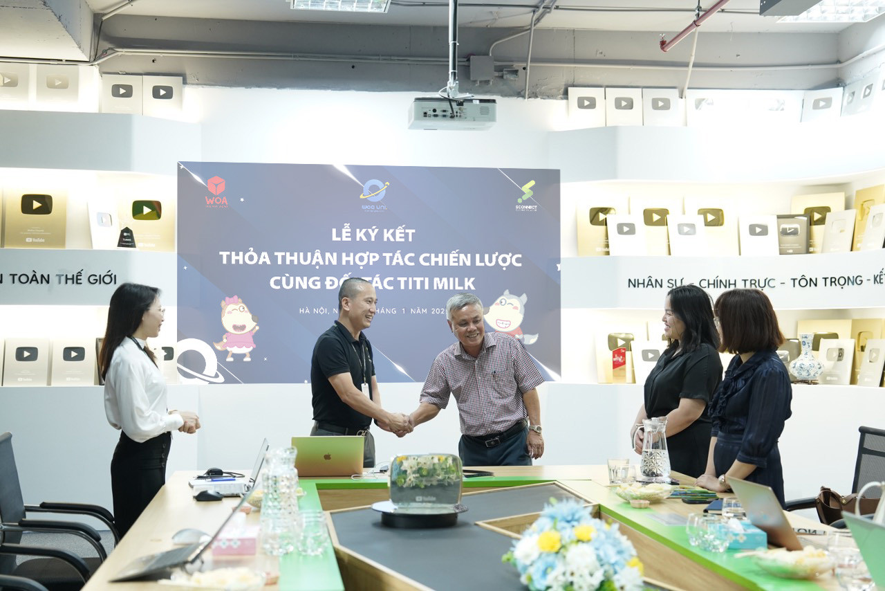 Lễ ký kết hợp tác giữa hai bên.