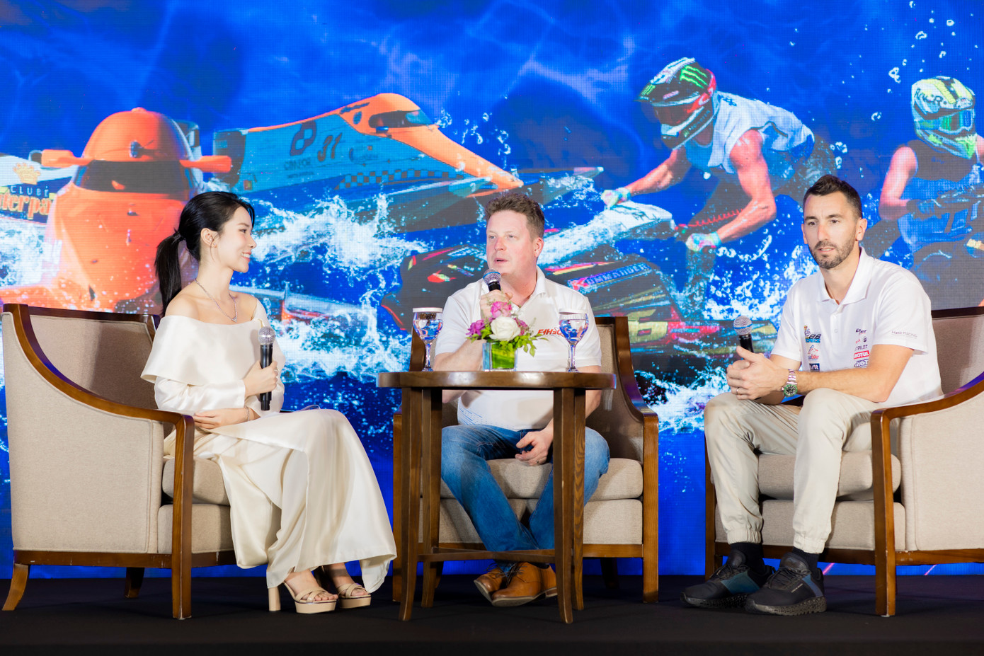 Đương kim vô địch thế giới giải UIM F1H2O năm 2023 và đương kim vô địch thế giới giải ABP Aquabilke ấn tượng với Việt Nam khi lần đầu đặt chân tới dải đất hình chữ S. Ảnh: BTC.