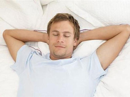 5 tư thế ngủ khiến nam giới bị yếu sinh lý ảnh 2