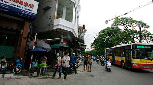 Đường Nguyễn Thái Học cũng xuất hiện tình trạng 