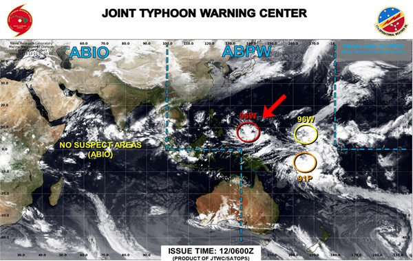 JTWC cảnh báo về 3 vùng áp thấp cùng ở Thái Bình Dương và đều đang có khả năng mạnh lên, trong đó áp thấp 95W màu đỏ là có khả năng mạnh lên nhanh nhất. Ảnh: JTWC. JTWC cảnh báo về 3 vùng áp thấp cùng ở Thái Bình Dương và đều đang có khả năng mạnh lên, trong đó áp thấp 95W màu đỏ là có khả năng mạnh lên nhanh nhất. Ảnh: JTWC.