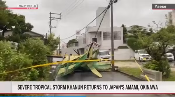 Hậu quả của bão Khanun ở Okinawa (Nhật Bản). Ảnh: NHK.