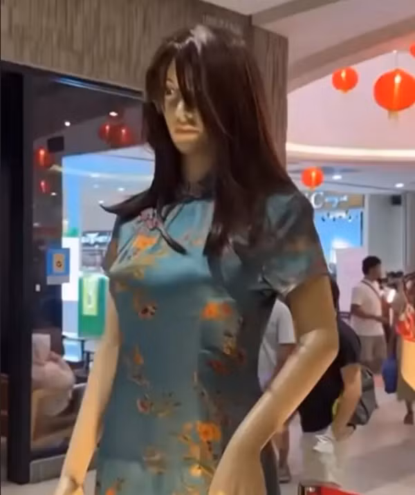 Nhìn góc nào cũng thấy đáng sợ. Ảnh: Chan Fong.