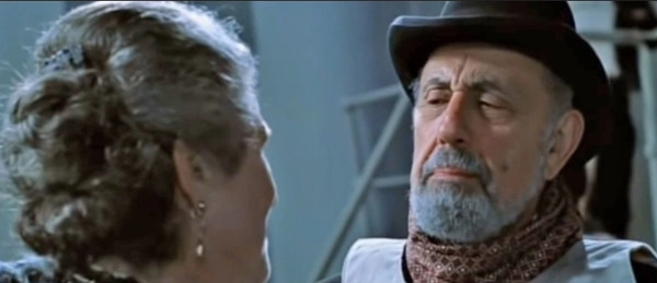 Ông Palter (phải) cũng đóng nhiều phim khác nhưng vẫn được nhớ đến nhất với cảnh phim xúc động trong "Titanic". Ảnh: 20th Century Studios. Ông Palter (phải) cũng đóng nhiều phim khác nhưng vẫn được nhớ đến nhất với cảnh phim xúc động trong "Titanic". Ảnh: 20th Century Studios.