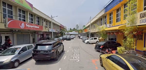 Đây là con phố nơi xảy ra hiện tượng nói trên khi chụp vào ban ngày. Ảnh: Google Maps.