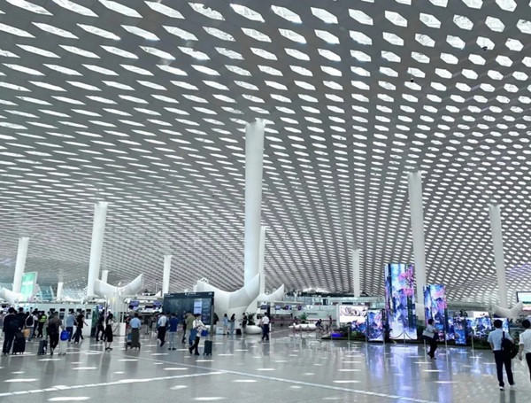 Trần vừa đẹp, vừa có tác dụng cách nhiệt, cách âm. Ảnh: Facebook.