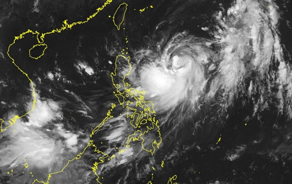 Bão Koinu - giờ đã là bão rất mạnh - đến gần Philippines vào ngày 1/10. Ảnh: Rappler. Bão Koinu - giờ đã là bão rất mạnh - đến gần Philippines vào ngày 1/10. Ảnh: Rappler.