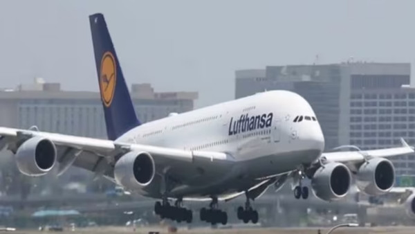 Một máy bay của hãng Lufthansa. Ảnh: India Today. Một máy bay của hãng Lufthansa. Ảnh: India Today.