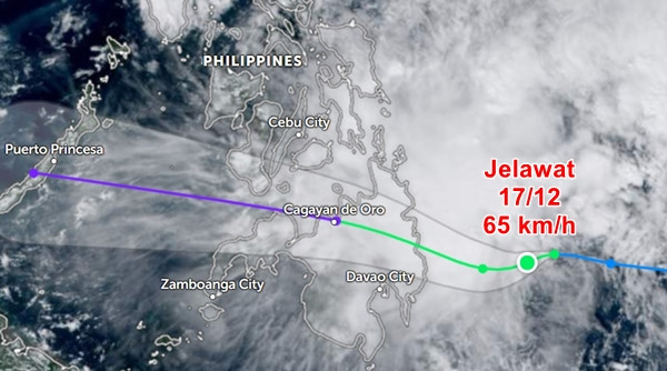 Vị trí hiện tại và đường đi dự báo của bão Jelawat (Kabayan). Ảnh: Zoom Earth, JMA.
