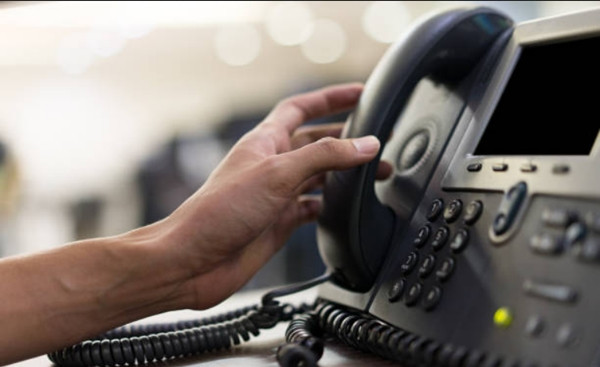 Anh cảnh sát được netizen xứ Trung khen ngợi hết lời vì dành thời gian khuyên giải một cô gái mới chia tay người yêu. Ảnh minh họa: Shutterstock. Anh cảnh sát được netizen xứ Trung khen ngợi hết lời vì dành thời gian khuyên giải một cô gái mới chia tay người yêu. Ảnh minh họa: Shutterstock.