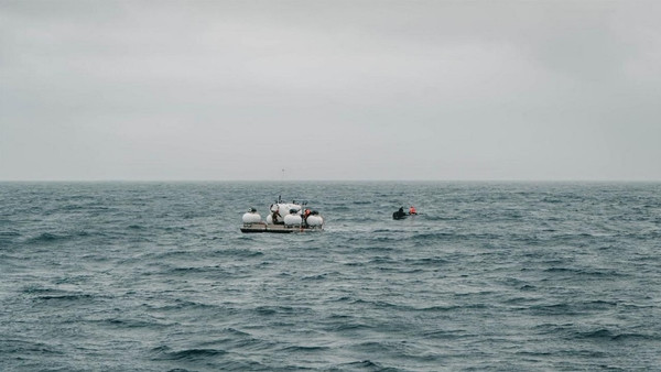 Đây được coi là tấm ảnh cuối cùng của tàu Titan khi còn nguyên vẹn. Ảnh: Dirty Dozen Productions/ AFP. Đây được coi là tấm ảnh cuối cùng của tàu Titan khi còn nguyên vẹn. Ảnh: Dirty Dozen Productions/ AFP.