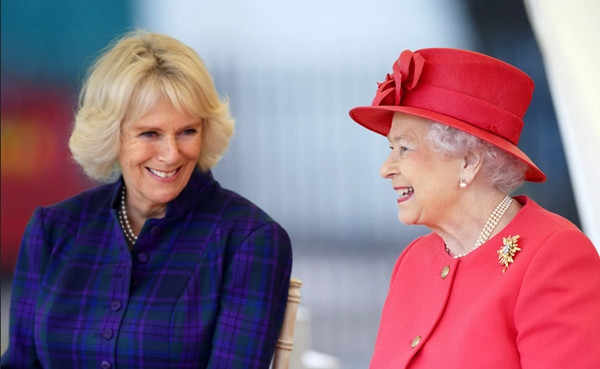 Nữ hoàng Elizabeth II đã từng viết rằng, bà mong công chúng sẽ hết lòng ủng hộ Hoàng hậu Camilla. Ảnh: Getty.