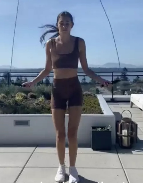 Đầu tiên, Cecilee nói về một ngày của mình với việc rèn luyện thể chất. Ảnh: Cecilee Max-Brown.