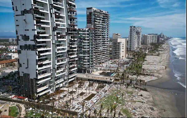 Những tòa nhà bị siêu bão Otis gây hư hại nặng ở thành phố Acapulco (Mexico). Ảnh: Rodrigo Oropeza/ AFP - Getty Images. Những tòa nhà bị siêu bão Otis gây hư hại nặng ở thành phố Acapulco (Mexico). Ảnh: Rodrigo Oropeza/ AFP - Getty Images.