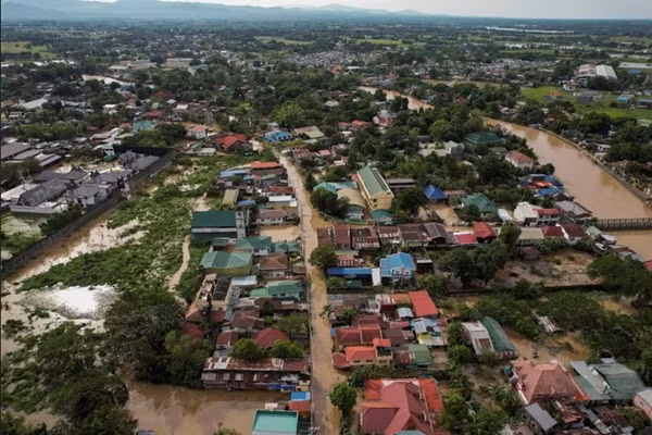 Hình ảnh từ trên cao cho thấy cảnh ngập lụt ở tỉnh Bulacan (Philippines) vào tháng 9/2022 sau siêu bão Noru. Ảnh: Adrian Portugal/ Reuters.