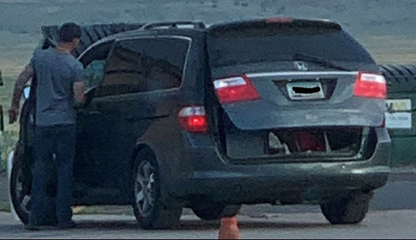 Chiếc ô tô liên quan đến vụ bắt cóc. Ảnh: Văn phòng Cảnh sát trưởng Hạt Yavapai. Chiếc ô tô liên quan đến vụ bắt cóc. Ảnh: Văn phòng Cảnh sát trưởng Hạt Yavapai.