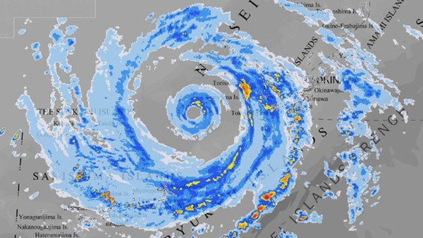 Bão Khanun với thành mắt bão kép, khiến nó dễ mạnh lên nhanh chóng và có tầm ảnh hưởng rộng. Ảnh: Josh Morgerman. Bão Khanun với thành mắt bão kép, khiến nó dễ mạnh lên nhanh chóng và có tầm ảnh hưởng rộng. Ảnh: Josh Morgerman.