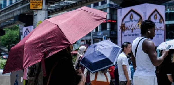 Trường học ở Malaysia sẽ đóng cửa nếu nhiệt độ cao hơn 37oC trong 3 ngày liên tiếp. Ảnh: NSTP/ HAZREEN MOHAMAD. Trường học ở Malaysia sẽ đóng cửa nếu nhiệt độ cao hơn 37oC trong 3 ngày liên tiếp. Ảnh: NSTP/ HAZREEN MOHAMAD.