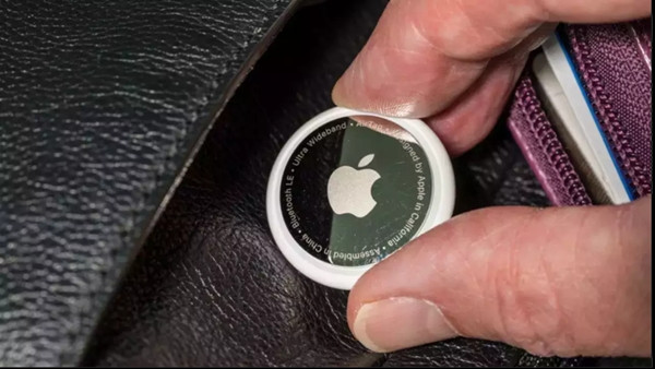 Một người đàn ông để AirTag vào xe ô tô của người cũ để theo dõi cô ấy. Ảnh minh họa: iStock.