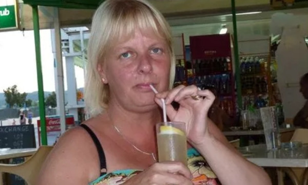 Bà Joanne nhận án phạt nặng vì làm phiền chồng và những người bạn của chồng. Ảnh: Joanne Healey/ Cavendish Press (Manchester) Ltd.