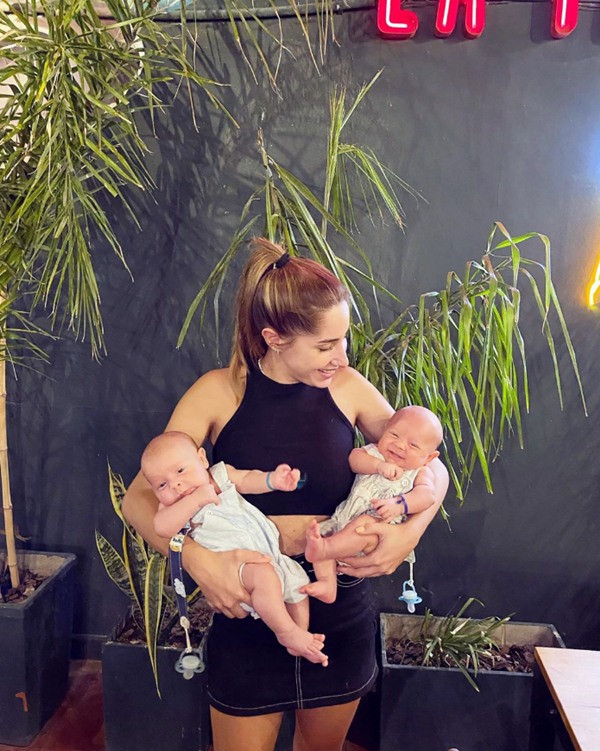 Sofia và 2 con. Ảnh: Sofia Rodríguez.