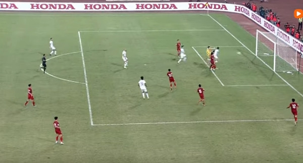 ĐT Iraq ghi bàn ở những giây cuối cùng của trận đấu. Ảnh: YouTube.