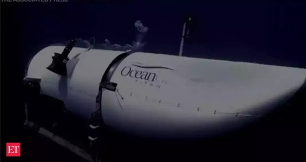 Vỏ tàu Titan đã không chịu được áp lực dưới nước nên tàu bị nổ? Ảnh: The Economic Times.