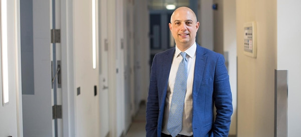 Bác sĩ Sam Parnia. Ảnh: NYU Langone Staff. Bác sĩ Sam Parnia. Ảnh: NYU Langone Staff.