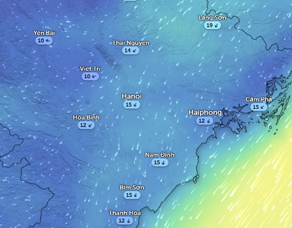 Dự báo sức gió Bắc - Đông Bắc ở Hà Nội và một số tỉnh thành khác vào trưa thứ Năm, 21/12. Ảnh: Zoom Earth, OpenStreetMap.