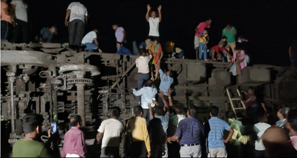 Bang Odisha dừng nhiều sự kiện trong một ngày để tưởng niệm các nạn nhân vụ tai nạn. Ảnh: India Today.