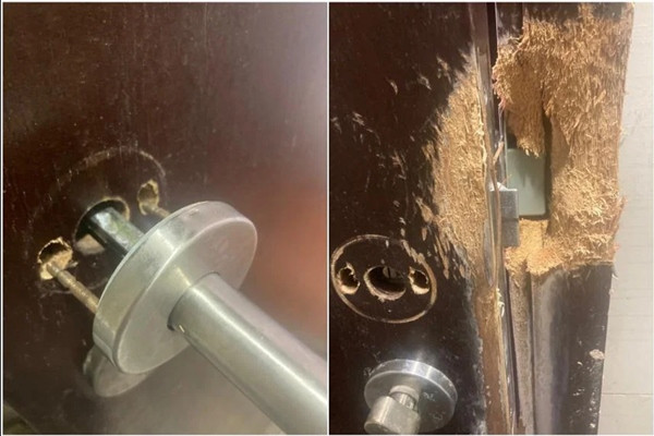 Yang tìm mọi cách để cạy cánh cửa. Ảnh: Ms. Yang. Yang tìm mọi cách để cạy cánh cửa. Ảnh: Ms. Yang.